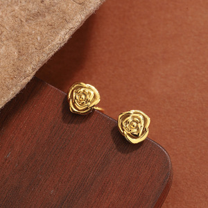 Orecchini a forma di rosa in argento puro S999 per <span class=keywords><strong>donna</strong></span>, dal tocco di lusso leggero e di alta gamma, freschi, semplici e versatili. - Product Image 2