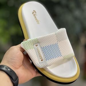 Sandalias de playa de alta calidad para mujer con logotipo personalizable, de tacón alto, de un solo tirante, a la moda, para primavera - Product Image 5