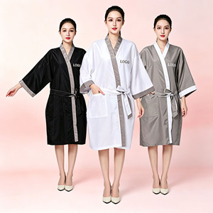 Robe Kimono Noire de Grossiste pour Salon de Coiffure, SPA et Esthétique – Personnalisable avec Logo Client – Idéale pour Soins de la Peau et Bien-être - Product Image 2