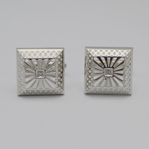 Gemelos recortados de metal de diseñador para hombre Nuevo lanzamiento para regalo de compromiso Boda o fiesta - Product Image 2