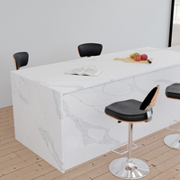 Comptoirs en pierre de quartz Calacatta dalle de surface solide d'épaisseur de 20mm pour la conception de dessus de table de cuisine moderne