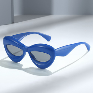 Nouvelles <span class=keywords><strong>lunettes</strong></span> jaunes rouges fantaisie pour fête et festival, <span class=keywords><strong>lunettes</strong></span> de soleil pour femmes, <span class=keywords><strong>lunettes</strong></span> de soleil hip-hop uniques pour hommes, <span class=keywords><strong>lunettes</strong></span> amusantes bleues Y2K, <span class=keywords><strong>lunettes</strong></span> tendance <span class=keywords><strong>2023</strong></span> - Product Image 3