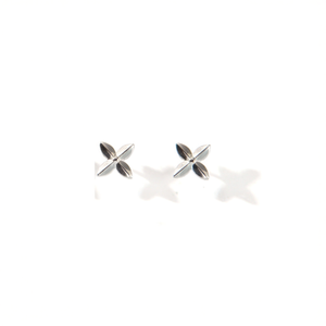 Boucles d'oreilles fines en acier inoxydable 316L avec placage or PVD, bijoux durables et résistants pour femmes - Product Image 2