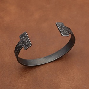 Yunnique – Bracelet manchette ouverte en forme de rune viking pour homme, en acier inoxydable, style rétro, couleur tendance, cadeau, bijou, accessoire de mode - Product Image 3