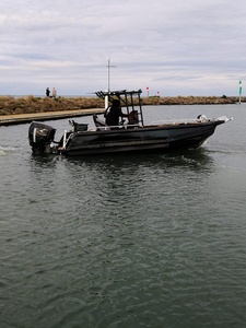 Bote de Pesca con Consola Central, Bote de Aluminio de 24 pies con Motor - Product Image 6