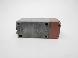 Capteur de niveau capacitif série <span class=keywords><strong>E2M</strong></span>-NY10 <span class=keywords><strong>E2M</strong></span> 100/110 VCA 1 A pour PLC - Product Image 3