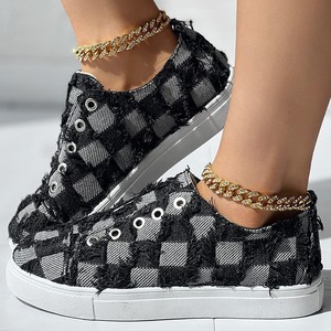 2024 nouvelles chaussures en toile décontractées en tissu noir et blanc pour femmes de grande taille - Product Image 2
