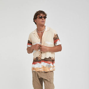 Camisa de playa Hawaiana para hombre con intrincadas palmeras Diseño de viscosa suave Camisa de ajuste regular - Product Image 1
