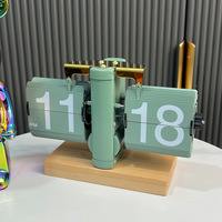 Horloge de bureau mécanique à affichage numérique en bois massif avec logo personnalisé en gros pour la décoration professionnelle et la maison
