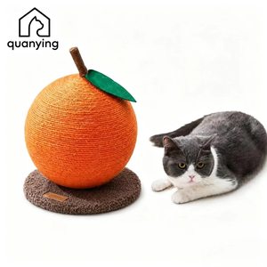 <span class=keywords><strong>Chat</strong></span> orange jouant avec un jouet à mâcher anti-étouffement en caoutchouc durable - Product Image 1