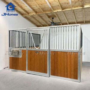 Bouw een buitenverblijf met mooie, onderhoudsvriendelijke ventilatie, bamboe paardenstal, voordeur met schuifdeur en sociale opening. - Product Image 3