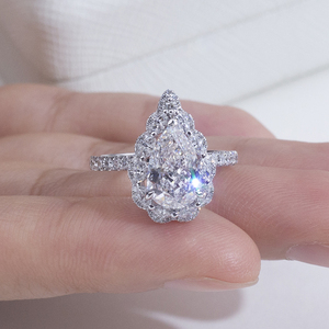 Bague de fiançailles Messi Jewelry MSR-2146 en or 18 carats avec halo de diamants de laboratoire en forme de poire pour femme - Product Image 5