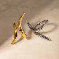 Nouvelle bague ouverte pour femme, tendance, étanche, en acier inoxydable plaqué or 18 carats, poli miroir, avec motif géométrique torsadé et ligne irrégulière