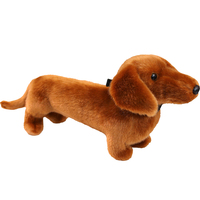 Peluche réaliste de Teckel adorable, disponible en trois couleurs, avec fourrure douce et soyeuse et colliers chics, idéale pour câliner et décorer la maison.