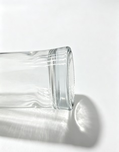 Botella de Vidrio Personalizada al por Mayor, Artículo Popular, Botella Transparente Gruesa para Licores con Tapón de Corcho de Madera para Ron Especiado y Tequila con Infusión de Frutas - Product Image 6