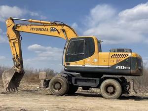 Excavatrice sur pneus d'occasion Robex 210W-9 HYUNDAI 21 tonnes avec moteur - Product Image 3