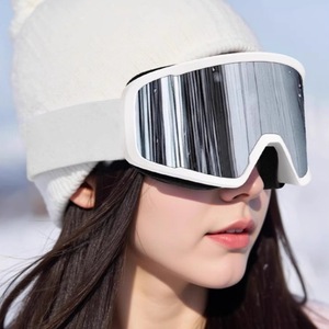 Gafas de esquí antivaho con lentes de PC para deportes de nieve al aire libre, ajuste universal para todos los géneros - Product Image 1