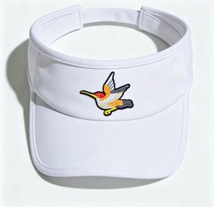 หมวกปักลายฮัมมิงเบิร์ด หมวกกันแดดแบบปรับได้สำหรับกีฬากลางแจ้ง - Product Image 1
