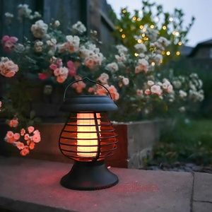 Lampe d'extérieur d'intérieur à énergie solaire <span class=keywords><strong>2</strong></span> en 1 lanterne violette à flamme jaune lampe anti-moustiques - Product Image 6