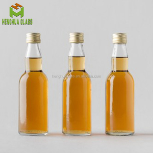 Vente en gros Mini petite bouteille de whisky en verre vide de 50ml whisky écossais irlandais vodka gin spiritueux bouteille en verre de liqueur avec bouchons à vis - Product Image 1