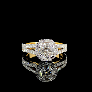 Venta al por mayor a granel Brilliant Lab-Grown Diamond Gold Halo Ring una obra maestra atemporal de elegancia y resplandor - Product Image 1