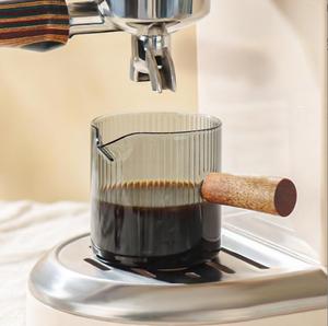 Lot de tasses à café et à <span class=keywords><strong>lait</strong></span> grises en verre borosilicate, design classique fait main, avec poignée en bois, mini-tasses graduées - Product Image 6