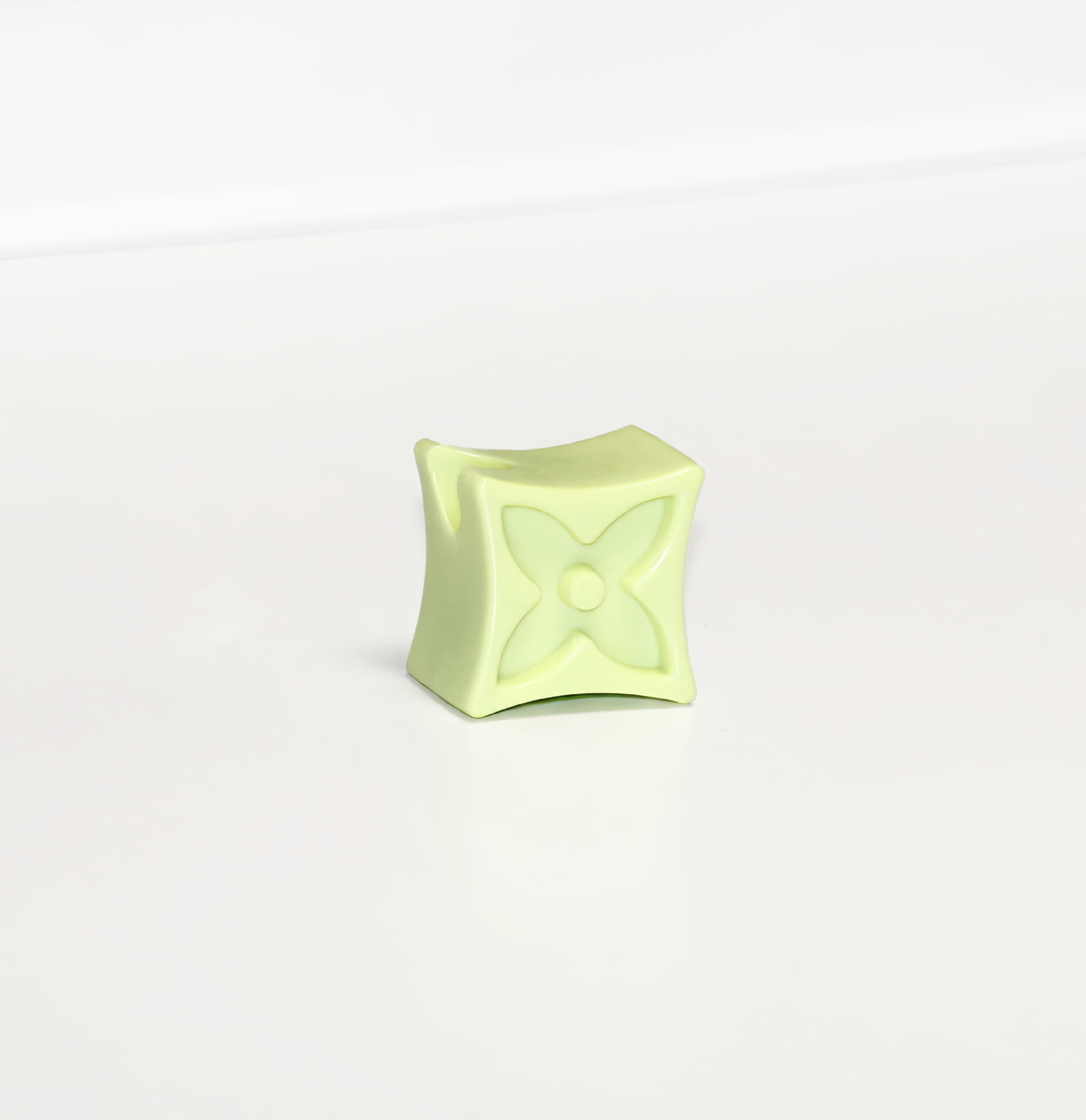 trèfle à quatre feuilles concave [vert clair]