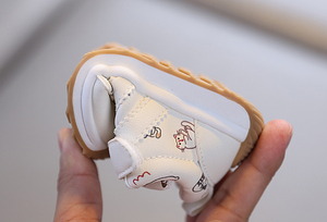 Zapatillas de bebé con estampado de dibujos animados, zapatos informales con suela de goma suave y andadores para niños pequeños, adecuados para el uso diario. - Product Image 3