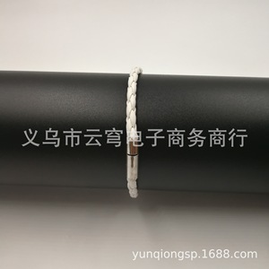 สร้อยข้อมือหนังถักชั้นเดียวแบบมีตัวล็อค ขนาด 4 มม. สายหนังเกาหลี ของขวัญสำหรับทุกเพศทุกวัย เครื่องประดับ แหล่งผลิตอี้หวู่ - Product Image 5