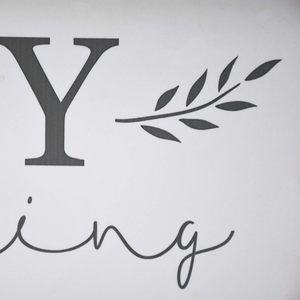 การตกแต่งป้ายกรอบไม้พร้อมคำพูด-ครอบครัวคือทุกสิ่ง - Product Image 2