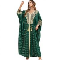 Abaya à manches chauve-souris en feuille d'or, patchwork floral au col, robe longue fendue sur le devant, robe musulmane ample à franges