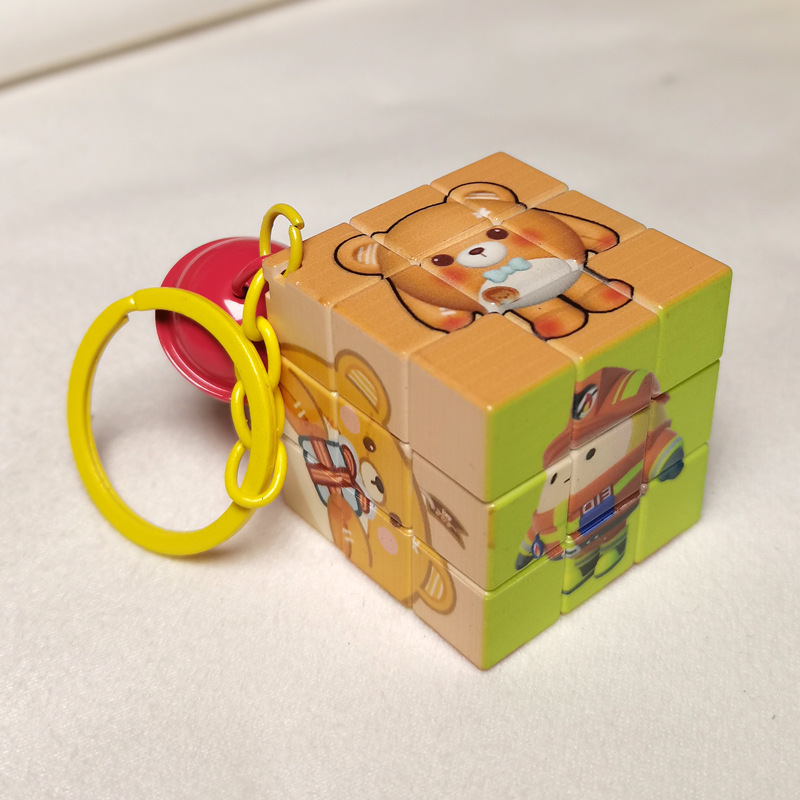 Cadena de cuatro eslabones con cubo de fiesta Eggman