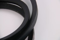 Courroie trapézoïdale enveloppée en caoutchouc naturel de haute qualité OEM Spa Spb Spc 3V 5V 8V SPB2500 Marque NAICHI Origine Henan