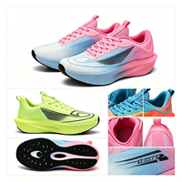 Chaussures de course pour femmes en gros, ultra-fines, respirantes, avec semelle intermédiaire amortissante en maille, antidérapantes, pour la course et l'entraînement