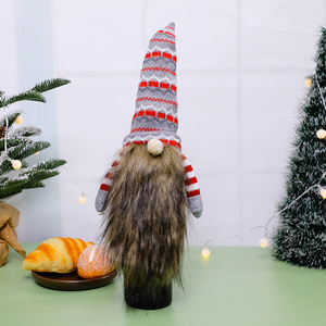 Housse de bouteille de vin de Noël en forme de gnome, tricotée, avec chapeau haut et barbe en peluche, décoration de table de fêtes - Product Image 3