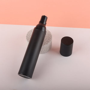 Flacon pompe cosmétique vide en plastique noir mat sans air 30ml/50ml pour crème visage, sérum contour des yeux, soins <span class=keywords><strong>de</strong></span> la <span class=keywords><strong>peau</strong></span> – Le client choisit la clé - Product Image 1
