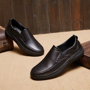 รองเท้าผู้ชายแฟชั่นเพิ่มความสูง 6 ซม. แบบซ่อนส้น น้ำหนักเบา ระบายอากาศดี กันลื่น สไตล์ลำลอง รับผลิตตามสั่งขายส่ง - Product Image 2