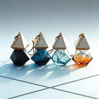 Diffuseur d'arômes à vente chaude, mini flacon de parfum pour voiture en verre vide de 7 ml, diffuseur d'air avec couvercle en bois