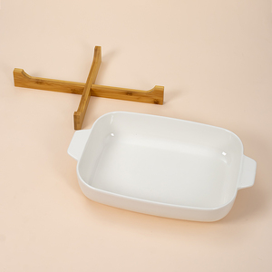 Plat à four en céramique blanche grande capacité avec doubles poignées et support en <span class=keywords><strong>bois</strong></span> isolant thermiquement pour service du four au plat - Product Image 5