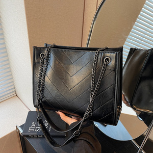 Cross-Border Casual Daily Crossbody <strong>Tote</strong> Chain <strong>Bag</strong> Women's <strong>Bag</strong> 2026 New Large Capacity Stitched Shoulder <strong>Bag</strong> - Product Image 2