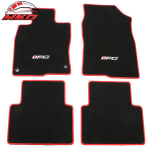 Tapis de sol pour Honda Civic Hatch 16-21 personnalisés noirs - Velours, bord rouge - Product Image 1