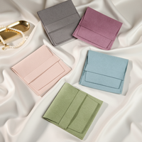 Petits sacs en velours de luxe pour bijoux avec logo personnalisé et pochette à boutons pour bijoux vente en gros