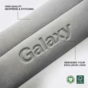 Pochette de maquillage rembourrée en néoprène imperméable avec logo personnalisé, grise matelassée, pour le quotidien et les voyages - Product Image 4