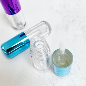 แท่งไม้กายสิทธิ์ลิปกรอสขนาด4.5มล. พร้อมแปรงขนาดใหญ่แพ็กเกจลิปกลอสแบบกำหนดเอง - Product Image 3