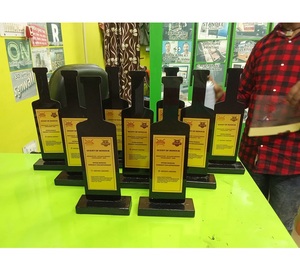 Récompenses en acrylique personnalisées, formes personnalisées, designs de trophées uniques, parfaites pour les récompenses sportives, les récompenses d'entreprise et les récompenses des employés - Product Image 3