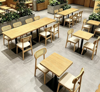 Ensemble de salle à manger commercial style forêt zen, table et chaises de café naturelles et apaisantes pour bar à domicile et restaurants de restauration rapide