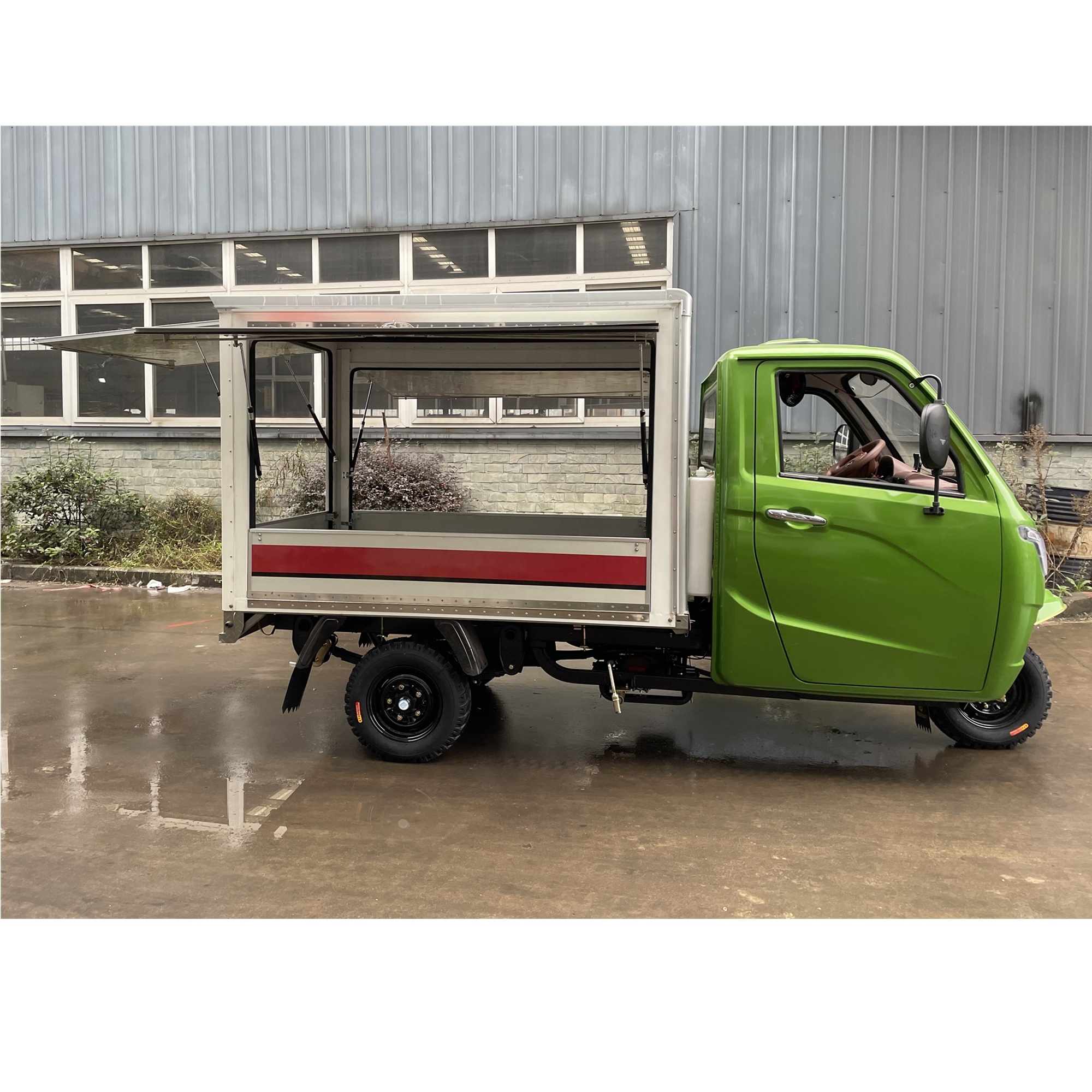 300CC sedile del Passeggero drive cabina triciclo/contenitore chiuso cargo box a tre ruote triciclo/scatola chiusa con chiuso drive cabina