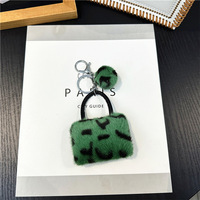 En stock – Nouveauté Automne Hiver : Porte-clés sac imprimé léopard, pendentif en peluche mignon dessin animé, porte-clés auto pour étudiant, ornement moelleux