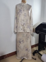 Ensemble de luxe prêt à expédier pour le Moyen-Orient : Blazer élégant en maille florale et jupe longue plissée – Tenue d'été décontractée deux pièces