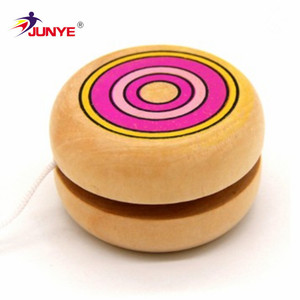 Yo-Yo en bois Junye JYW008-4330, forme géométrique, pour enfants de 4 à 6 ans, jouet unisexe à pousser et à tirer - Product Image 3